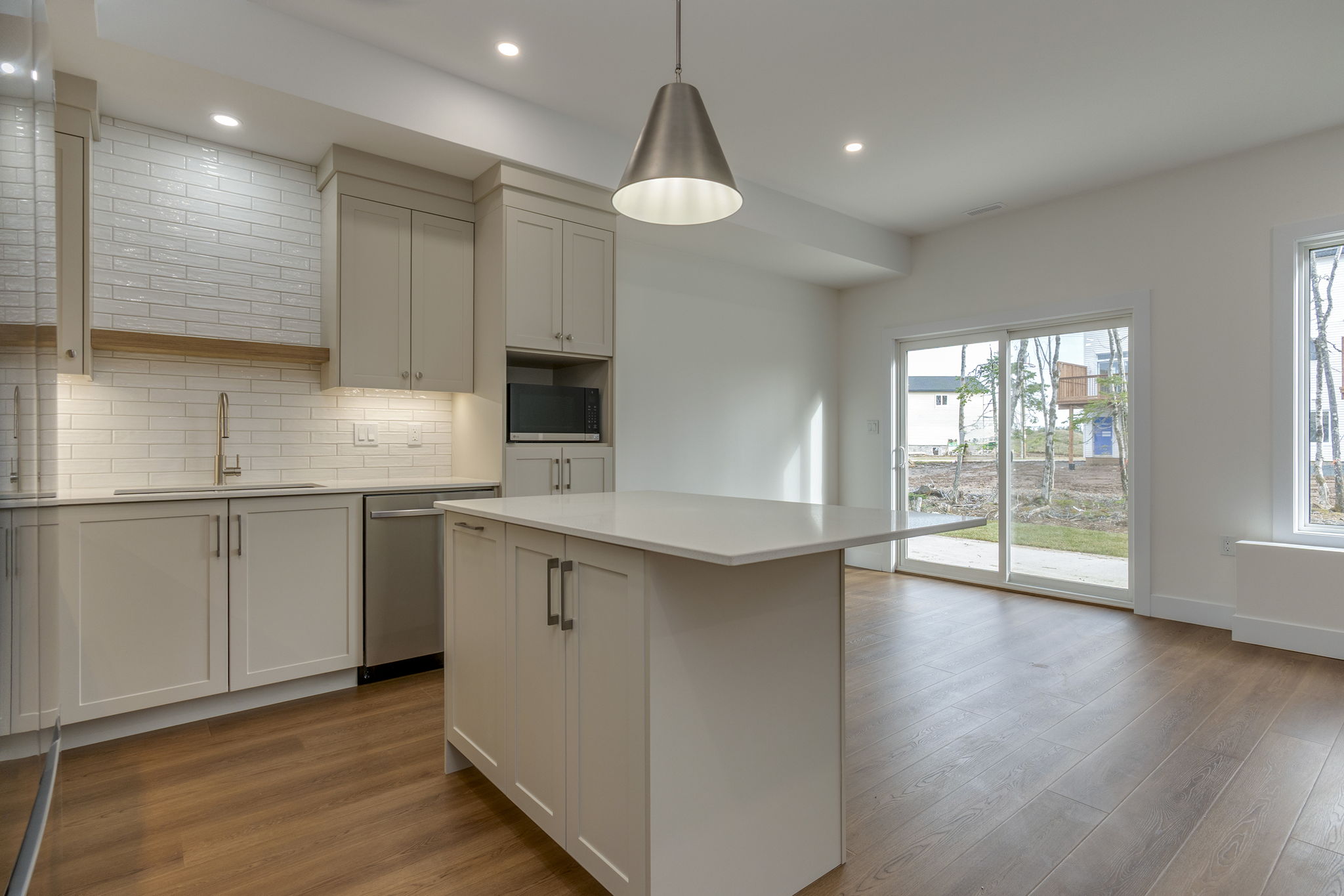 Sophies Cres Townhomes — photo 4 of 12